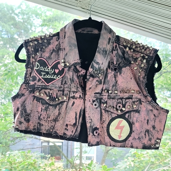 Manson Daddy Issues Crop Vest - Picture 1 of 8